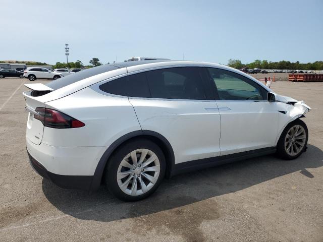 5YJXCBE23JF103119 - 2018 TESLA MODEL X WHITE photo 3