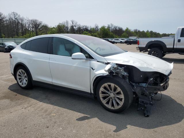 5YJXCBE23JF103119 - 2018 TESLA MODEL X WHITE photo 4