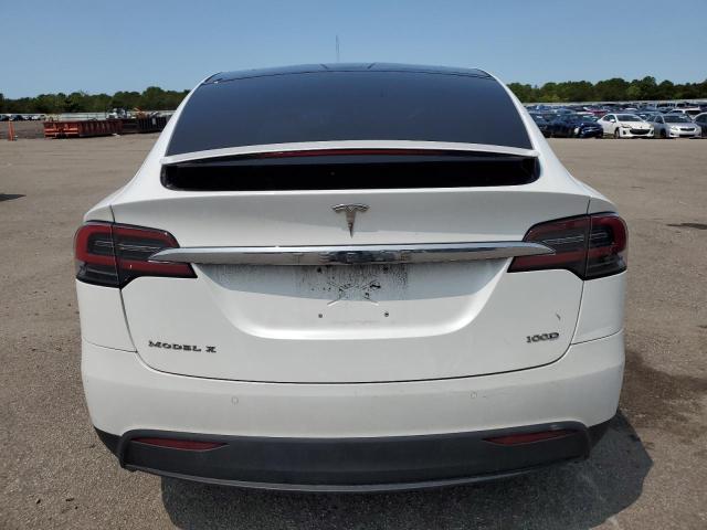 5YJXCBE23JF103119 - 2018 TESLA MODEL X WHITE photo 6