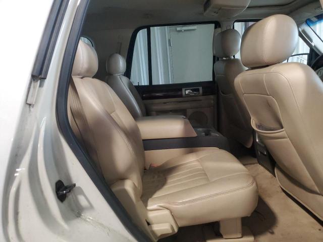 5LMFU27566LJ23118 - 2006 LINCOLN NAVIGATOR თეთრი ფოტო 11