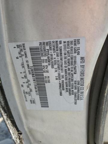 1LNHM81W11Y661611 - 2001 LINCOLN TOWN CAR EXECUTIVE SILVER photo 12