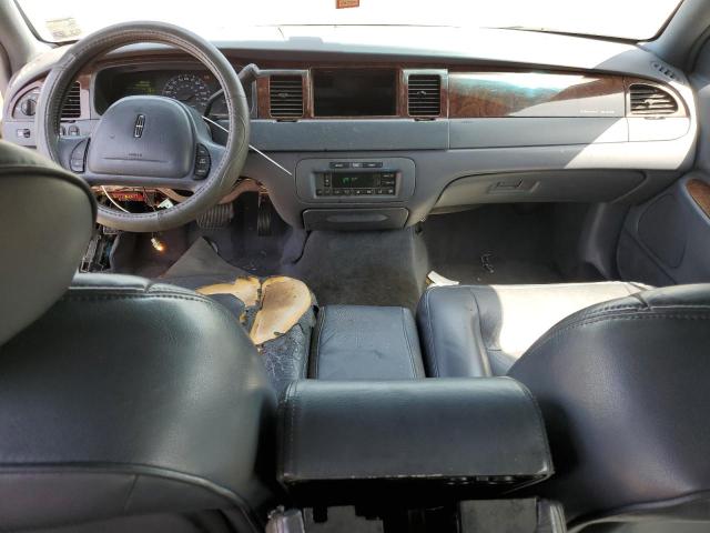 1LNHM81W11Y661611 - 2001 LINCOLN TOWN CAR EXECUTIVE SILVER photo 8