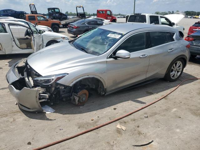 SJKCH5CP8JA059043 - 2018 INFINITI QX30 BASE SILVER photo 1