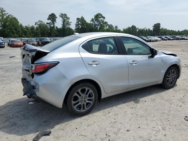 3MYDLBYV5KY515669 - 2019 TOYOTA YARIS L SILVER photo 3