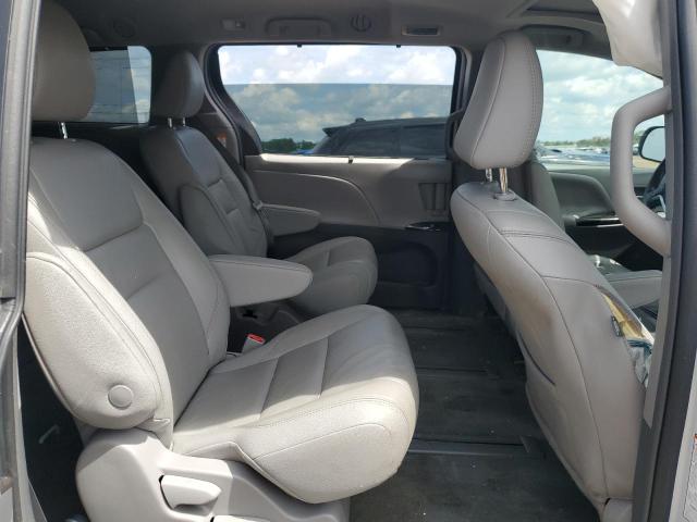 5TDDZ3DC2KS210712 - 2019 TOYOTA SIENNA XLE 白色 照片 10