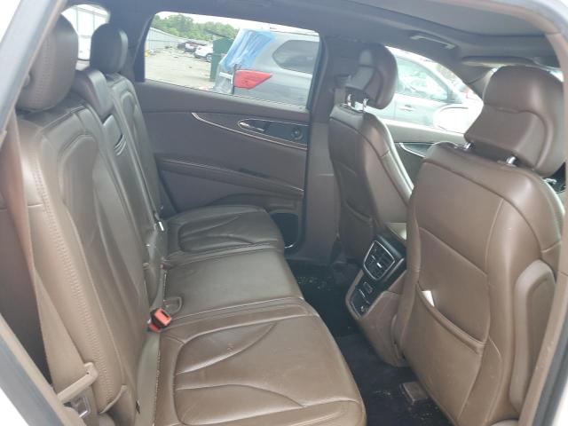 2LMTJ8LR5GBL62076 - 2016 LINCOLN MKX RESERVE WHITE photo 11