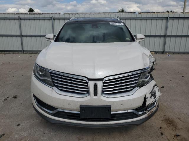 2LMTJ8LR5GBL62076 - 2016 LINCOLN MKX RESERVE WHITE photo 5