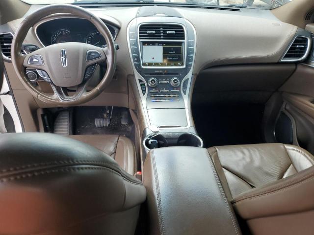2LMTJ8LR5GBL62076 - 2016 LINCOLN MKX RESERVE WHITE photo 8
