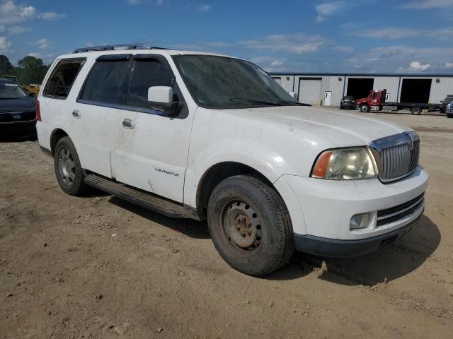 5LMFU28515LJ24173 - 2005 LINCOLN NAVIGATOR WHITE photo 4