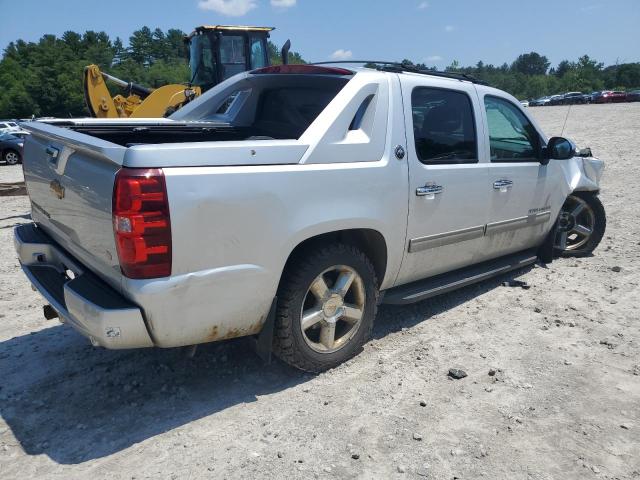 3GNTKFE71DG307637 - 2013 CHEVROLET AVALANCHE LT SILVER photo 3