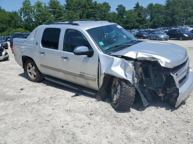 3GNTKFE71DG307637 - 2013 CHEVROLET AVALANCHE LT SILVER photo 4