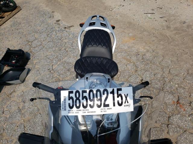 WB10388027ZT10633 - 2007 BMW R1200 RT SILVER photo 5