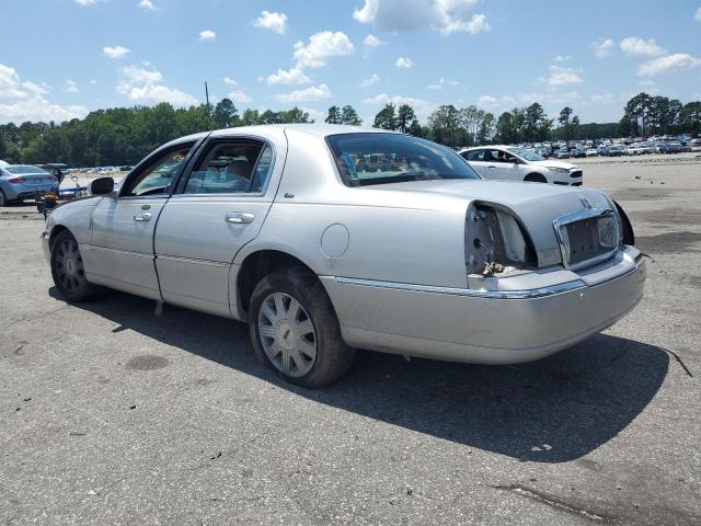 1LNHM83W03Y603523 - 2003 LINCOLN TOWN CARTIER SILVER photo 2