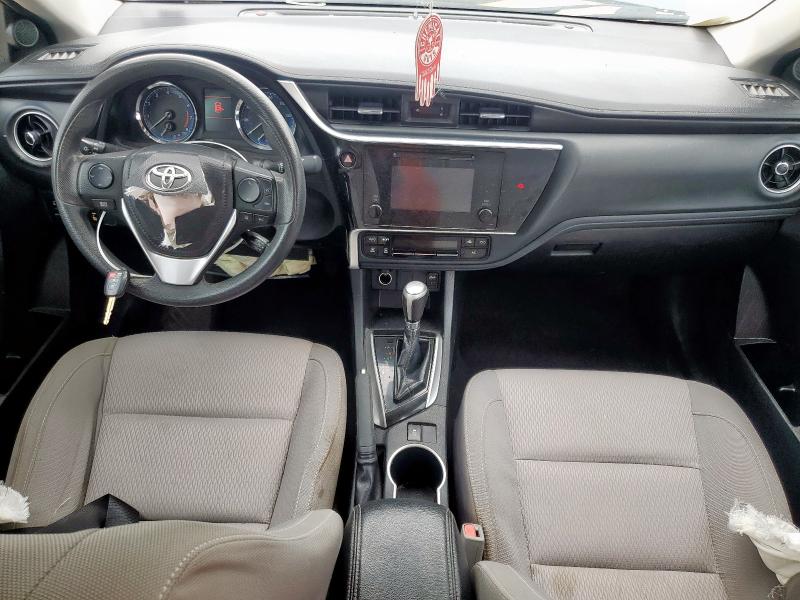 2T1BURHE2JC082192 - 2018 TOYOTA COROLLA L 石墨色 照片 8