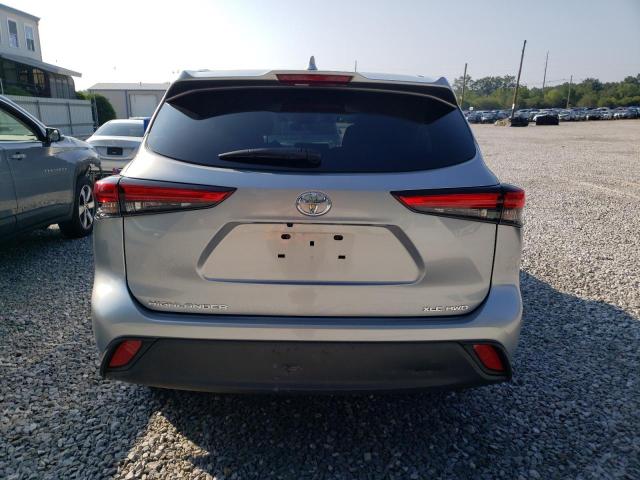 5TDGZRBH2LS504286 - 2020 TOYOTA HIGHLANDER XLE SILVER photo 6