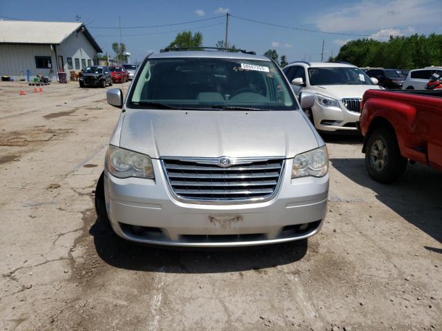 2A4RR5D10AR324337 - 2010 CHRYSLER TOWN & COU TOURING 银色 照片 5