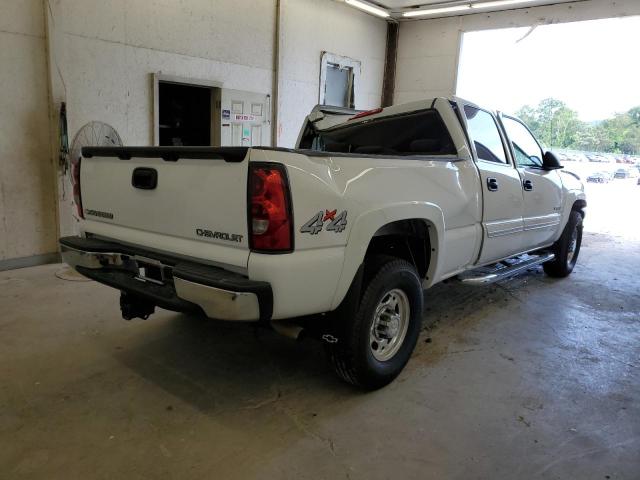 1GCGK23U34F147113 - 2004 CHEVROLET SILVERADO K2500 WHITE photo 3