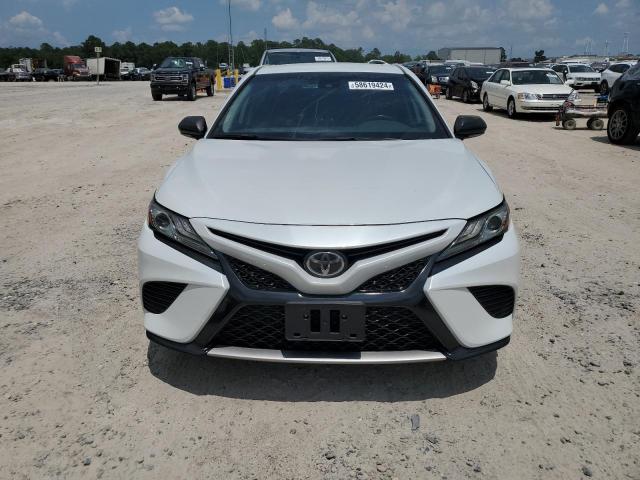 4T1B61HKXKU759300 - 2019 TOYOTA CAMRY XSE WHITE photo 5