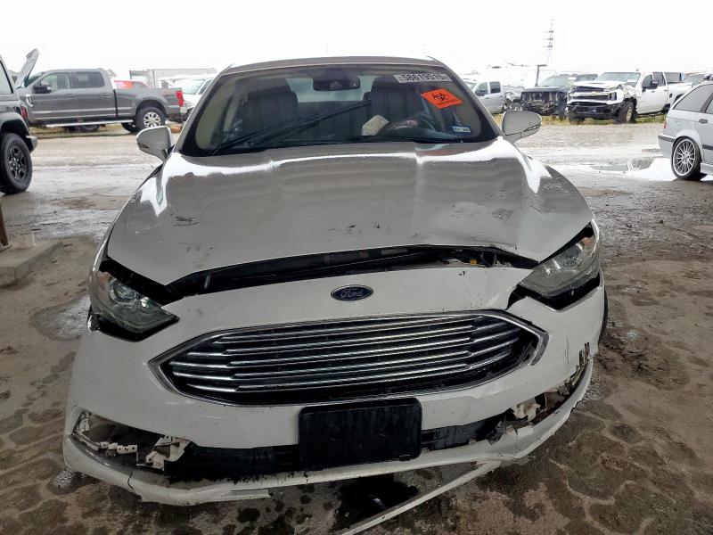 3FA6P0H71JR249485 - 2018 FORD FUSION SE 白色 照片 5