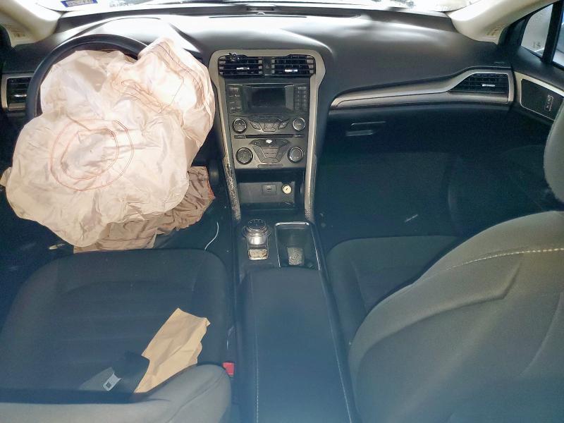 3FA6P0H71JR249485 - 2018 FORD FUSION SE 白色 照片 8