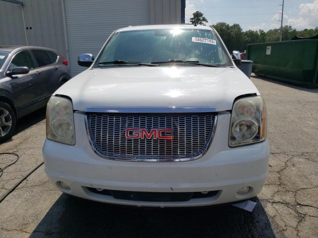 1GKUCKE05AR211046 - 2010 GMC YUKON XL C1500 SLT WHITE photo 5