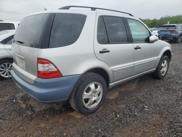 4JGAB57E03A431381 - 2003 MERCEDES-BENZ ML 350 SILVER photo 3