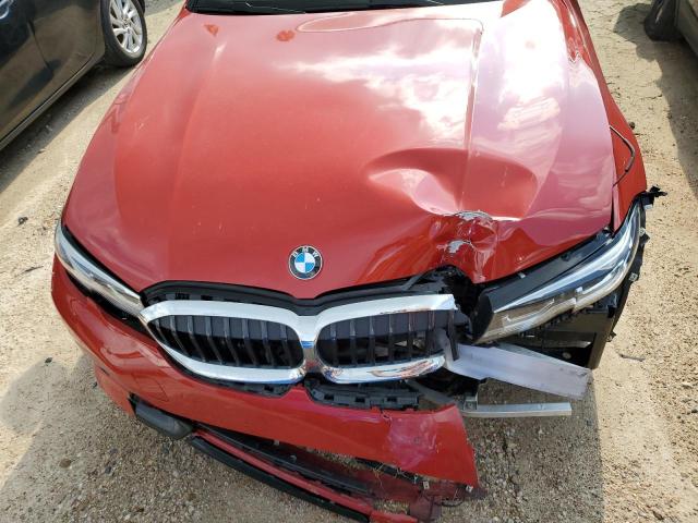 3MW5R1J00N8C77810 - 2022 BMW 330I RED photo 11