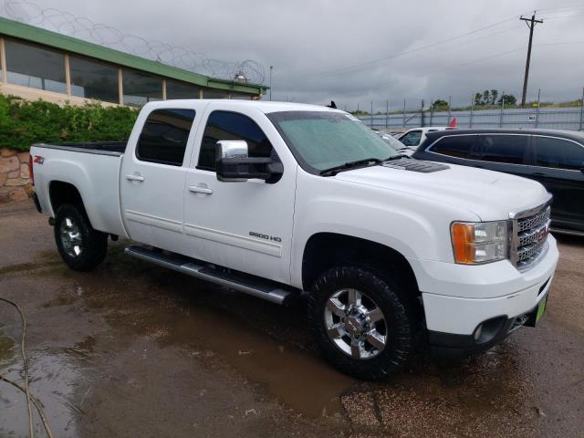 1GT121E88EF144449 - 2014 GMC SIERRA K2500 SLT WHITE photo 4