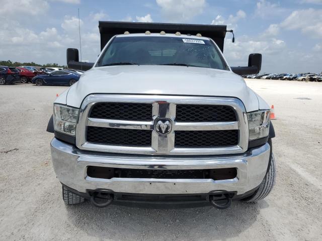 3C7WRNBL5GG200644 - 2016 RAM 5500 WHITE photo 5