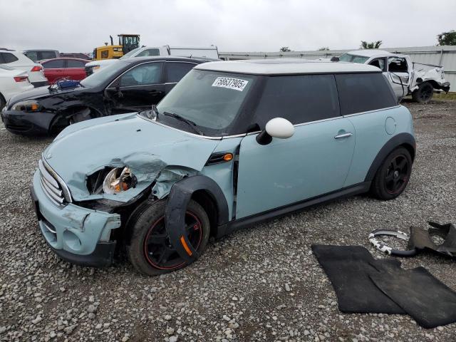 2013 MINI COOPER, 