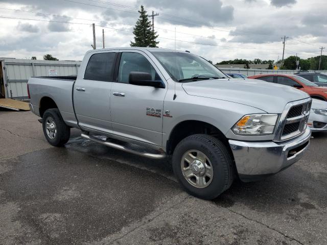 3C6UR5DLXEG203786 - 2014 RAM 2500 SLT Silber Foto 4
