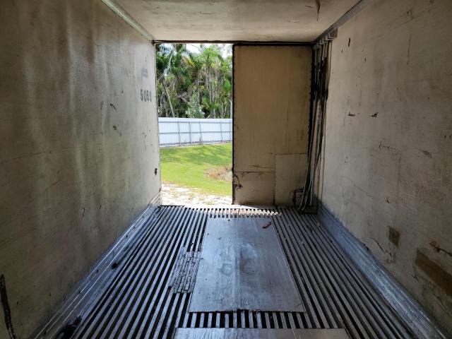 1UYVS25152U753601 - 2002 UTILITY TRAILER Weiß Foto 6