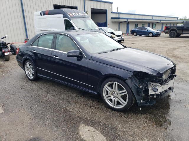 WDDHF9AB1AA131297 - 2010 MERCEDES-BENZ E 550 4MATIC BLUE photo 4