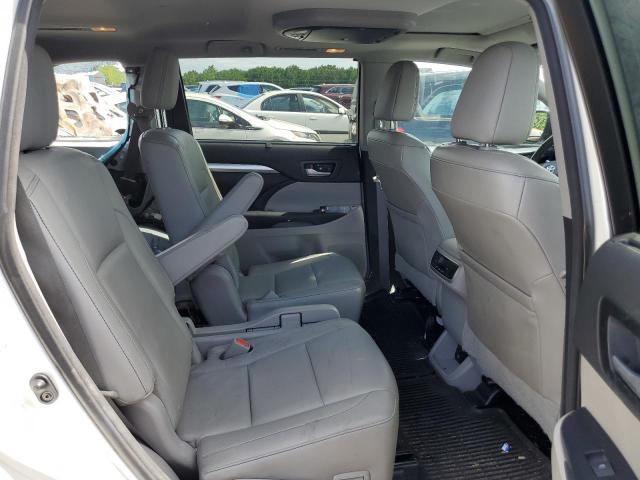 5TDKKRFH0FS059950 - 2015 TOYOTA HIGHLANDER XLE SILVER photo 11