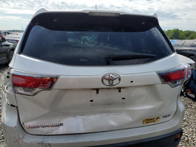 5TDKKRFH0FS059950 - 2015 TOYOTA HIGHLANDER XLE SILVER photo 6