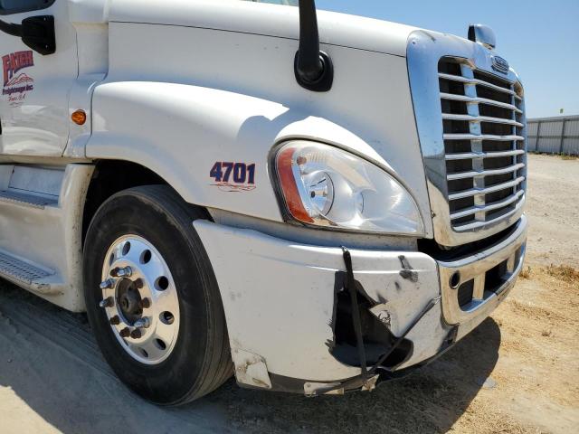 3AKGGLDV1HSHJ9835 - 2017 FREIGHTLINER CASCADIA 1 WHITE photo 9