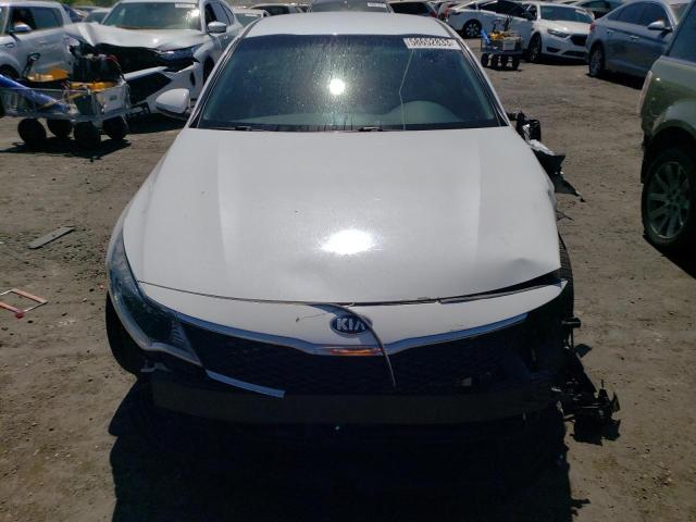 5XXGT4L37GG065942 - 2016 KIA OPTIMA LX WHITE photo 5