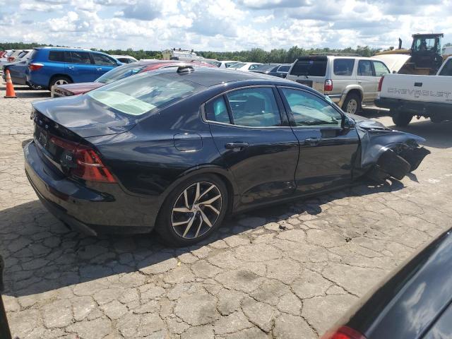 7JR102FK1KG012288 - 2019 VOLVO S60 T5 MOMENTUM BLACK photo 3