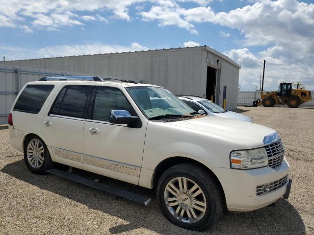 5LMFU28547LJ01666 - 2007 LINCOLN NAVIGATOR WHITE photo 4