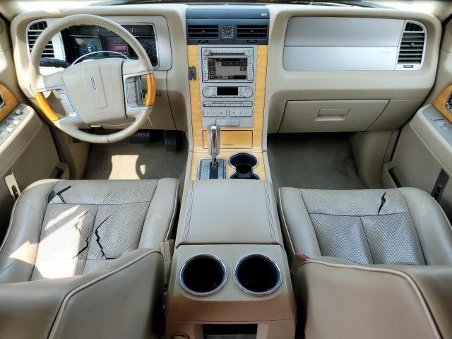 5LMFU28547LJ01666 - 2007 LINCOLN NAVIGATOR WHITE photo 8
