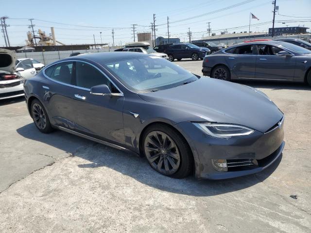 5YJSA1E25JF297873 - 2018 TESLA MODEL S Մոխրագույն լուսանկար 4