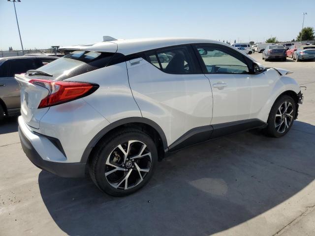 NMTKHMBX9JR052629 - 2018 TOYOTA C-HR XLE WHITE photo 3