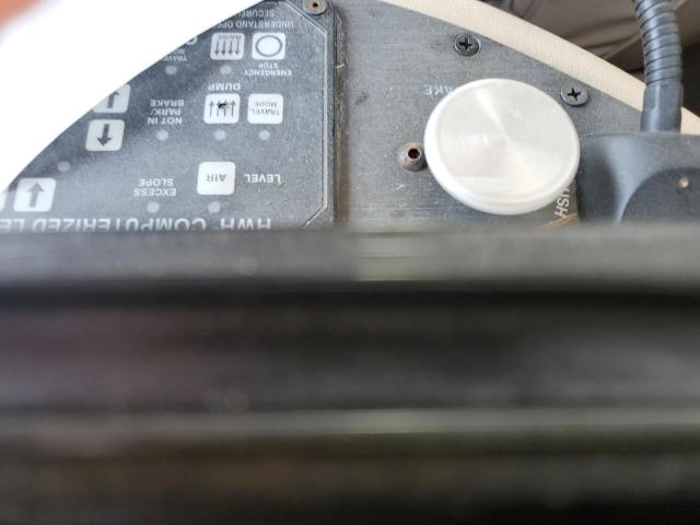 1RF13561751031877 - 2005 ROADMASTER RAIL MONOCOQUE Or photo 10