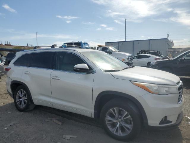 5TDKKRFH5ES018471 - 2014 TOYOTA HIGHLANDER XLE WHITE photo 4