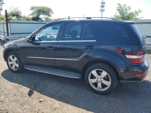 4JGBB8GB2BA635416 - 2011 MERCEDES-BENZ ML 350 4MATIC BLACK photo 2