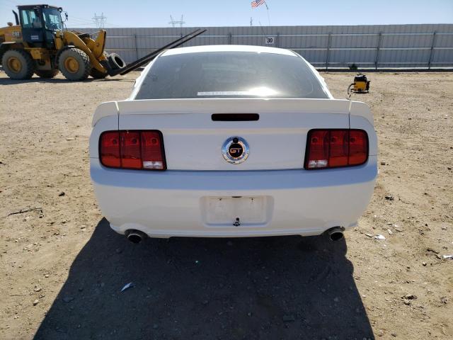 1ZVFT82H265235978 - 2006 FORD MUSTANG GT WHITE photo 6