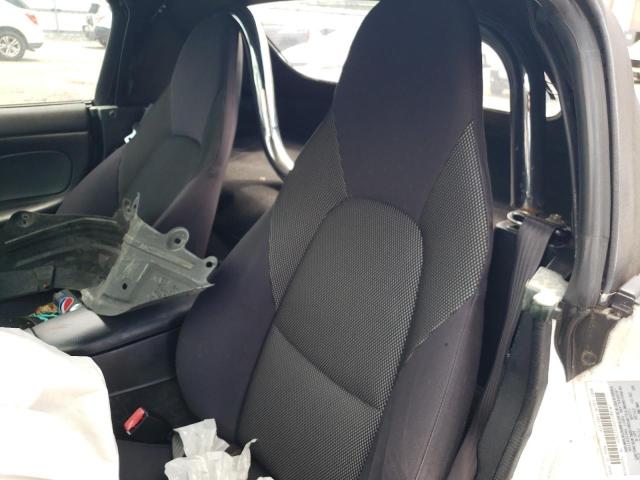 JM1NB353920220809 - 2002 MAZDA MX-5 MIATA BASE WHITE photo 10