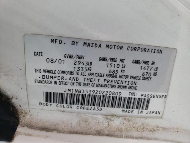 JM1NB353920220809 - 2002 MAZDA MX-5 MIATA BASE WHITE photo 12