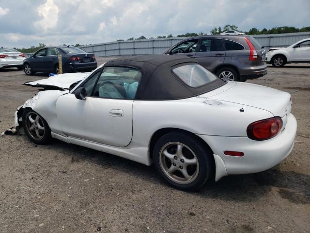 JM1NB353920220809 - 2002 MAZDA MX-5 MIATA BASE WHITE photo 2