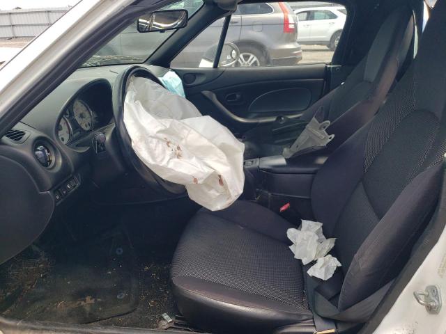 JM1NB353920220809 - 2002 MAZDA MX-5 MIATA BASE WHITE photo 7